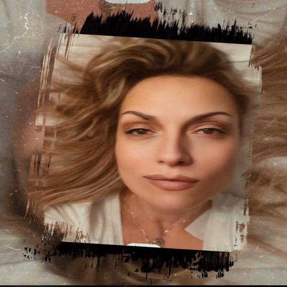 Meet your Posher, Vicki - Picture 2 of 3